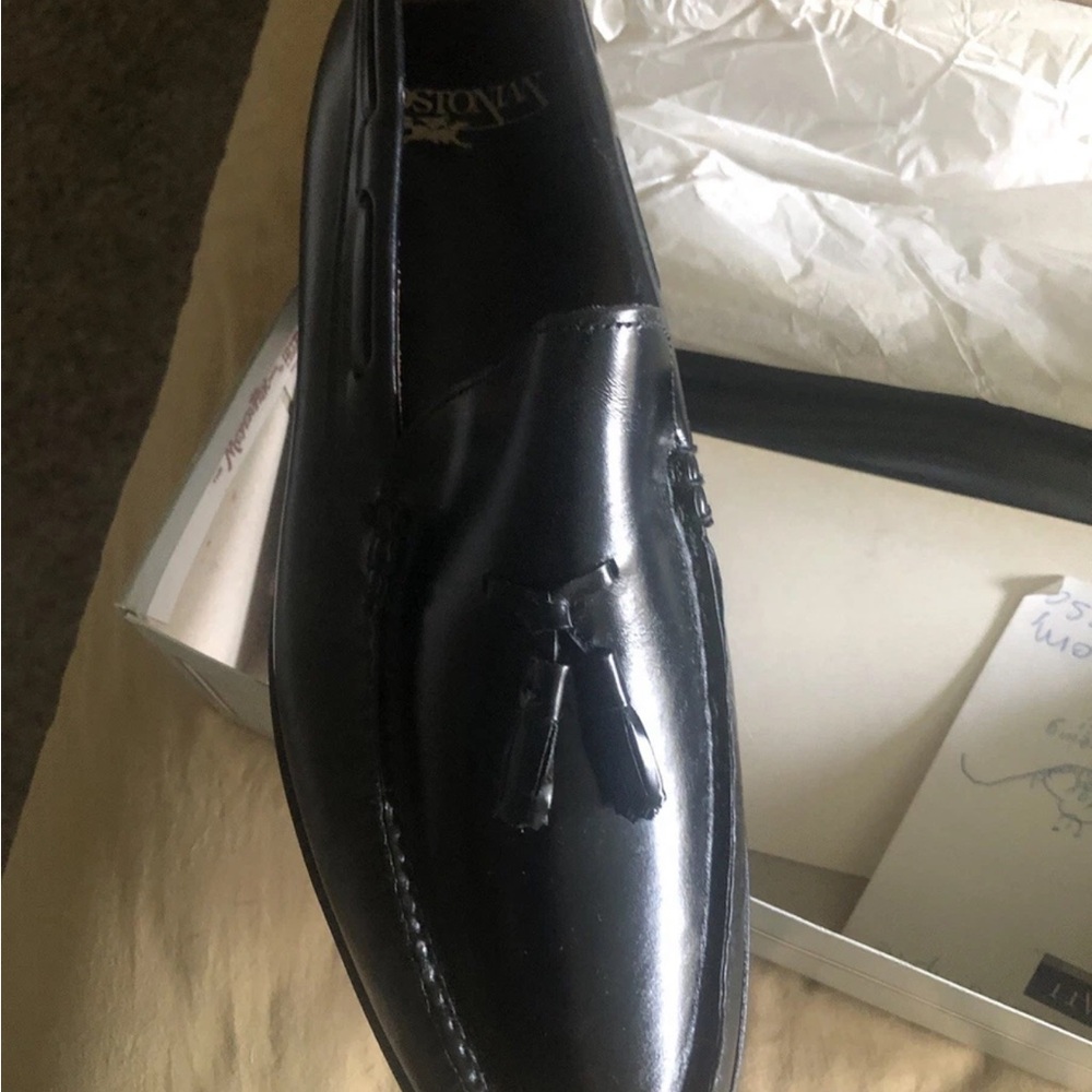 Bostonian Men's Black Leather Tassel Slip-On Loafers